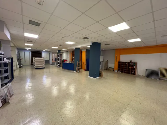 Local comercial en el centro de Ponferrada con múltiples opciones — 6
