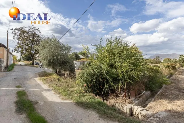 Cortijo con casa de 117 m2 y terreno de 2.312 m2 en Santa Fe — 29