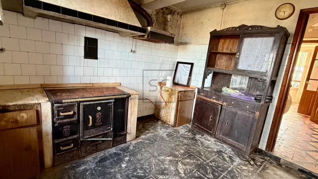 Casa adosada, para reformar en Neda. — 5