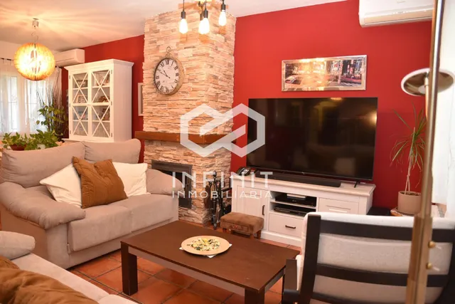 Una casa que impresiona por fuera y enamora por dentro... ¡IMAGINA TUS VERANOS AQUÍ! Piscina, barbacoa, pérgola y zona chill out — 17