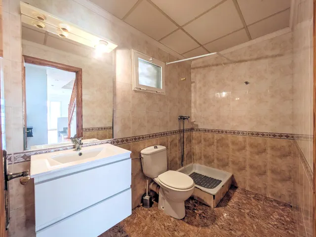 CASA ADOSADA EN VENTA AMPUESTA ZONA VALLETES — 8