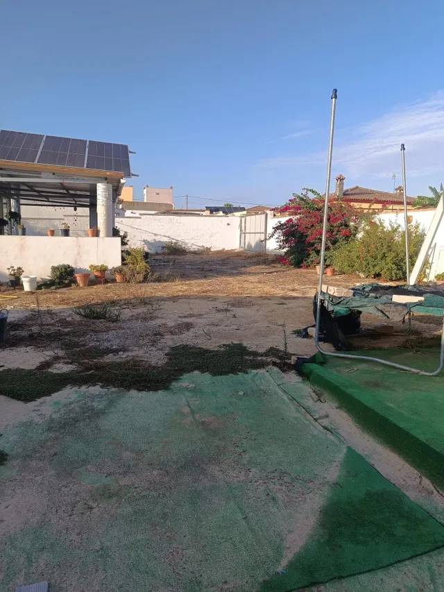 Parcela rústica en venta — 17