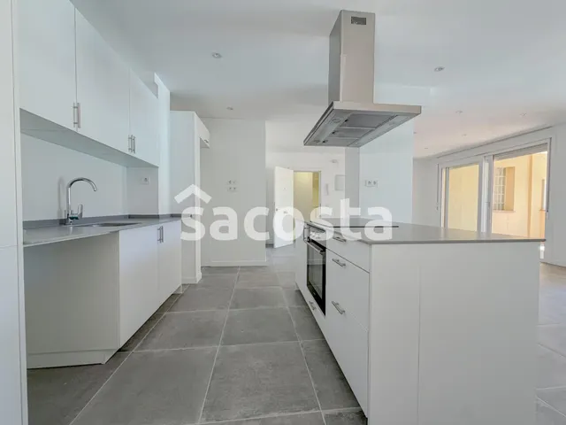 Amplio piso con  terraza, ideal como inversión o vivienda — 21