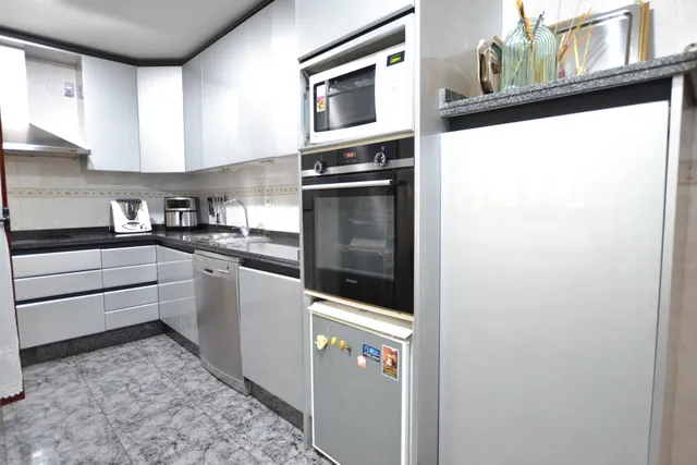Espectacular piso de 5 habitaciones, garaje, terraza... junto Av. Aeropuerto y Vista Alegre!!! — 27