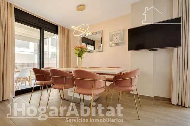 ¡EXTRAORDINARIO CHALET! AMPLIO Y SEMINUEVO CON PISCINA PRIVADA Y TRES TERRAZAS — 13