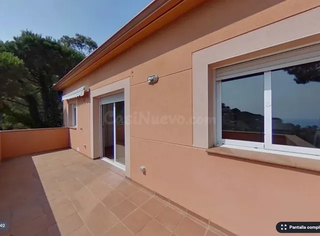 CASA DE 125 M2, PARCELA 711 M2, PISCINA, C/ VIOLETES, SERRA  - foto 3