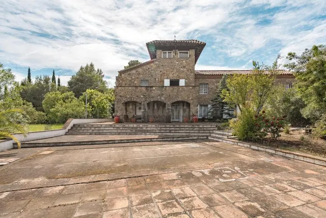 Exclusiva finca con carácter en el Alt Empordà - foto 2