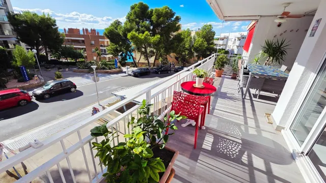 Moderno y Luminoso Piso Reformado en el Corazón de Salou - foto 3