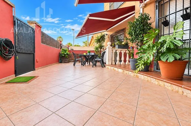 DÚPLEX CON JARDÍN Y GARAJE EN VENTA, EN EL BOHIO - foto 4