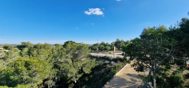 Elegante apartamento de 3 dormitorios con amplia terraza — 39