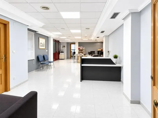ENTREPLANTA PARA OFICINA EN EL CENTRO DE ORIHUELA — 12
