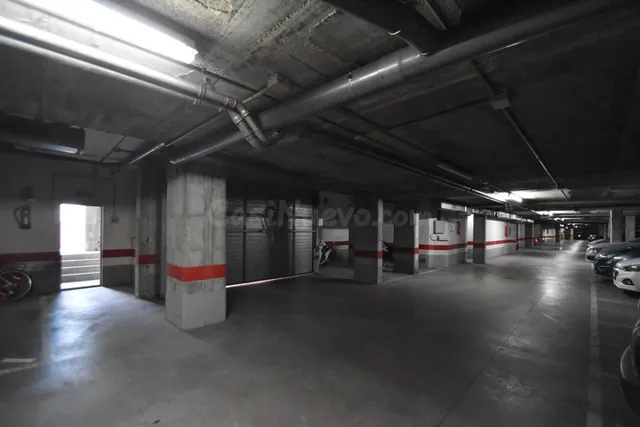 Plaza de párquing en venta para coche pequeño — 5