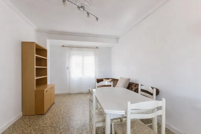 Piso de 3 habitaciones y 2 baños en Valencia — 2