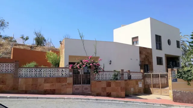 Chalet 6 habitaciones 400m² en venta - Estación — 38