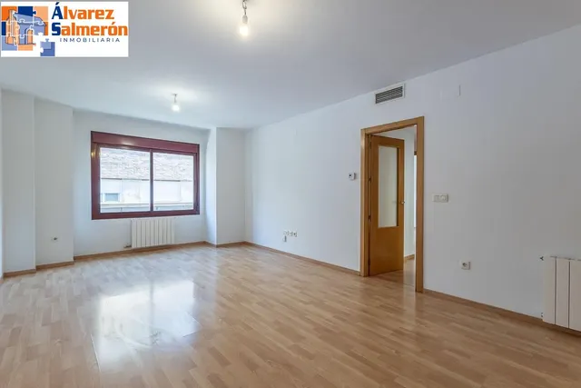 Ático dúplex junto Alhamar con 2 garajes y 2 trasteros — 6