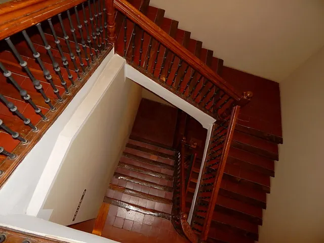 ETXEA vende piso en la Plaza de Castillo, 3 dormitorios, 2 baños, ascensor, 2ª altura — 31