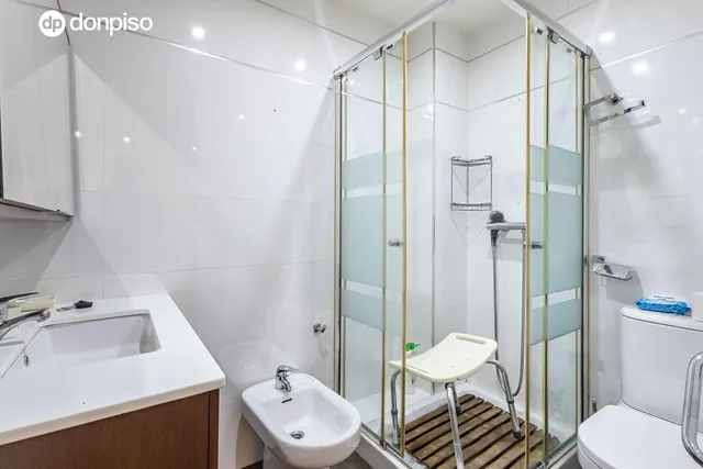 LUMINOSO PISO EN PLANTA ALTA EN ZONA FÍGARES — 12
