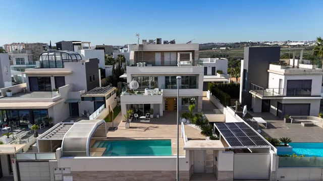 Villa 4 habitaciones 349m² en venta - Campoamor — 48