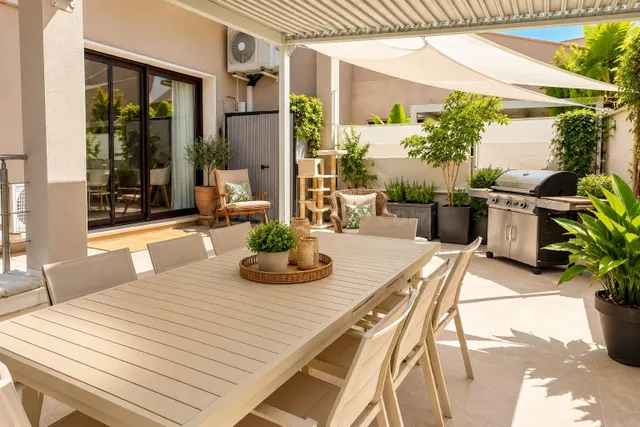PLANTA BAJA CON JARDIN PRIVADO Y PISCINA COMUNITARIA - foto 2