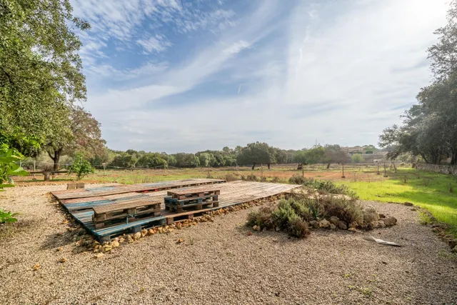 Finca rústica con 3 dormitorios, piscina y múltiples posibilidades en Inca. — 44