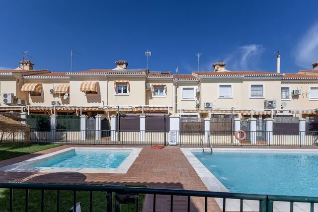 Casa en Llanos de Alhendín — 2