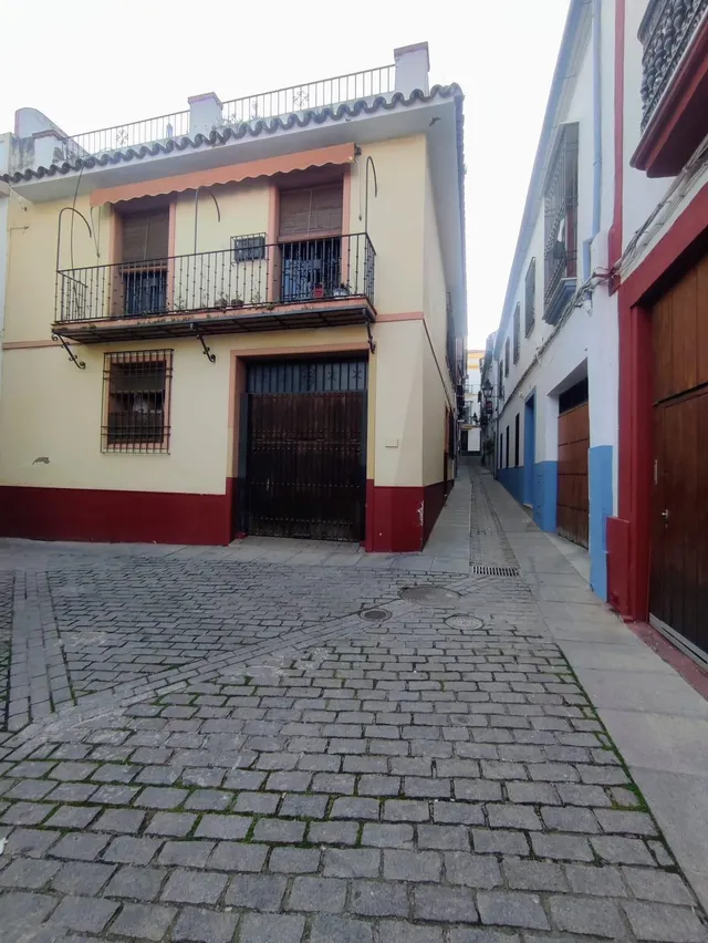Estupenda casa, junto a la corredera con garaje,  con muchas posibilidades!!!! — 21