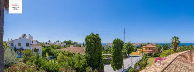 Villas urbanas en Marbella con magnificas vistas al mar. — 25