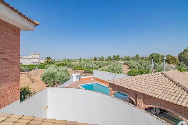¡Oportunidad Única! Se Vende Magnífica Casa en Esquina con Amplia Parcela — 27
