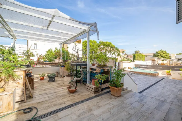 Chalet reformado con piscina, dos apartamentos independientes y garaje en Las Maravillas — 2