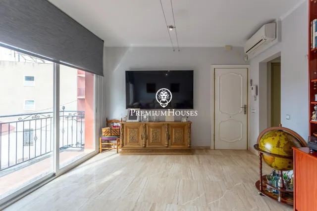 Amplia vivienda con ascensor, patio y terrazas — 18