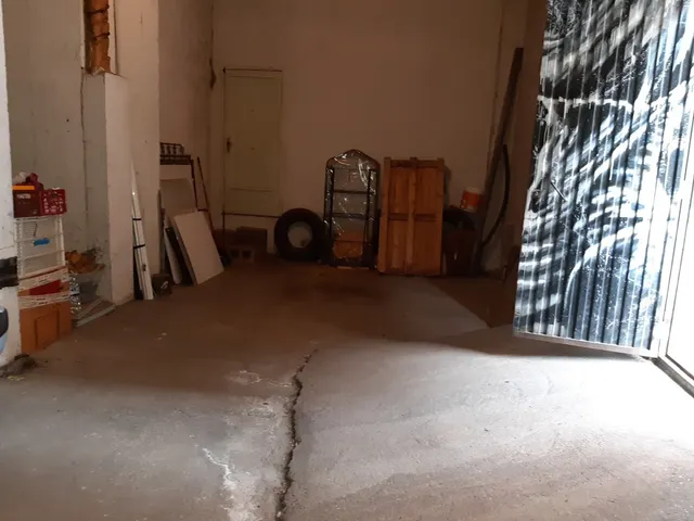 Urbis ofrece amplio local a la venta en barrio oeste, Salamanca — 2