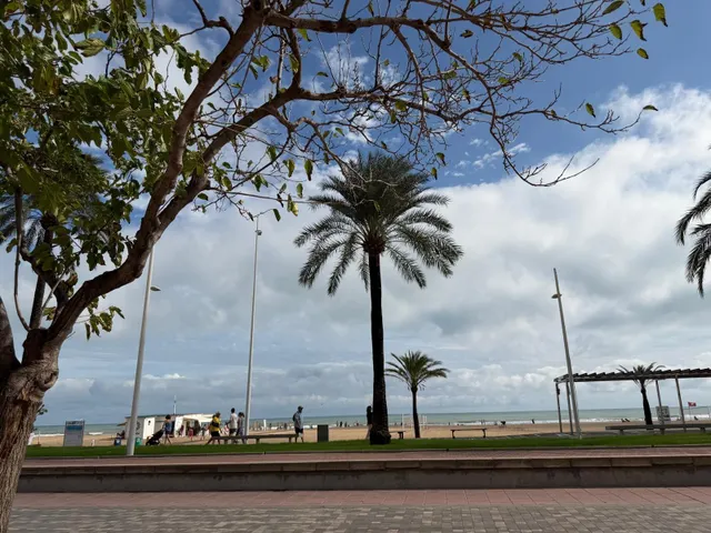 Apartamento en primera línea de playa en gandía con vistas al mar — 42
