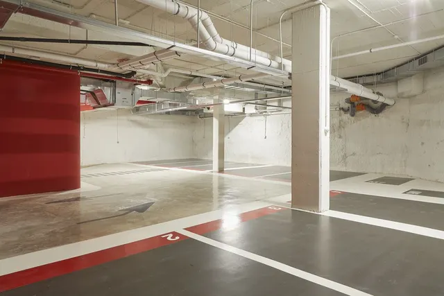 Parking de moto 4m² en alquiler - Barcelona — 4