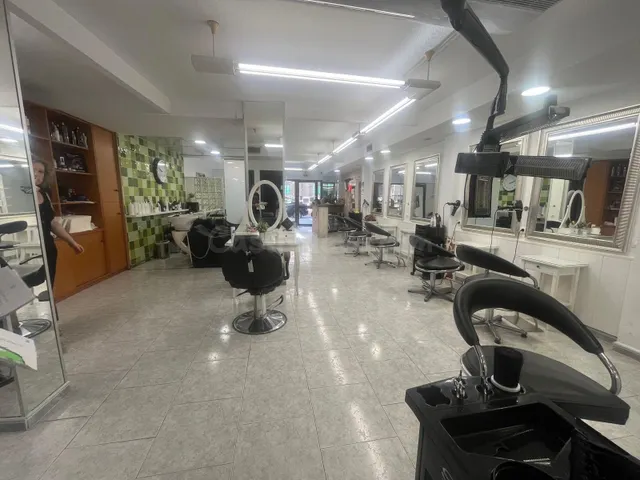 Gran oportunidad local de 139 metros en Valdeolleros