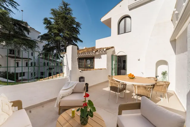 PRECIOSA CASA EN NUEVA ANDALUCIA, MARBELLA - foto 4