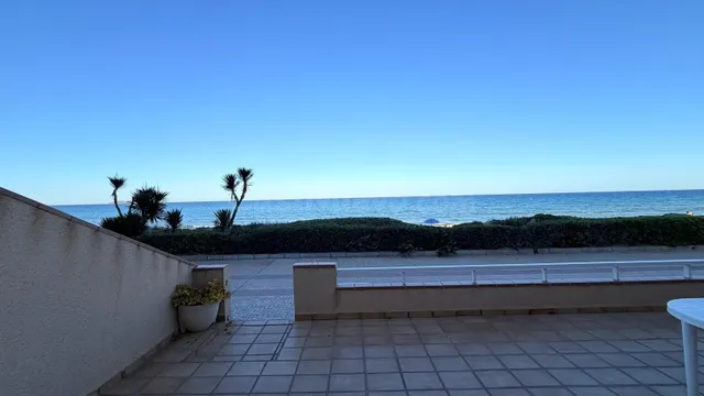 Exclusivo bungalow en planta baja a pie de playa en la Urban