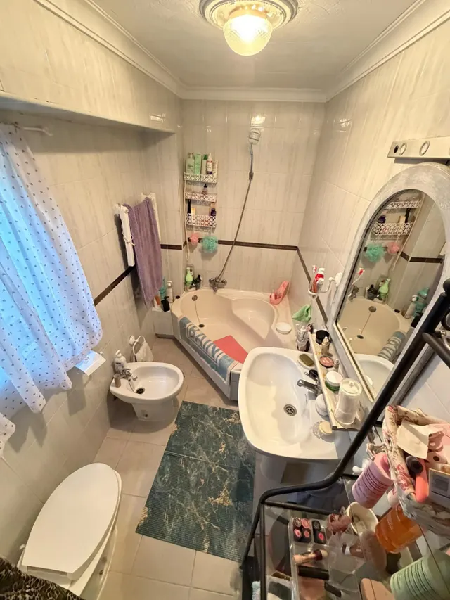 Amplia Casa en Alameda, Andalucía - Ideal para Entrar a Vivir — 16