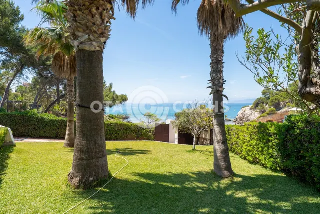 ESPECTACULAR CHALET INDEPENDIENTE CON VISTAS AL MAR