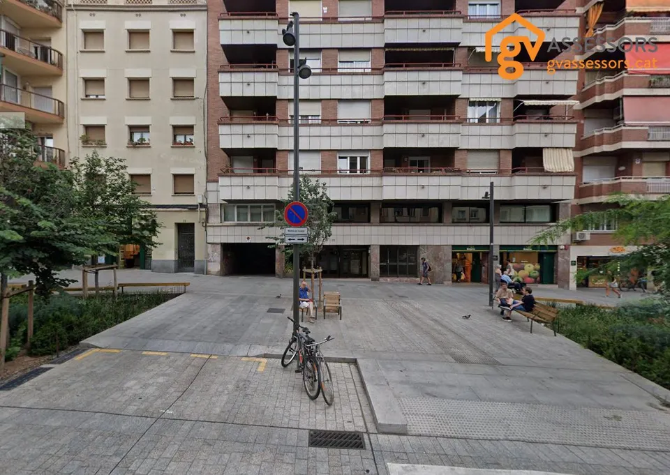 PLAZA DE PARKING PARA COCHE MEDIANO