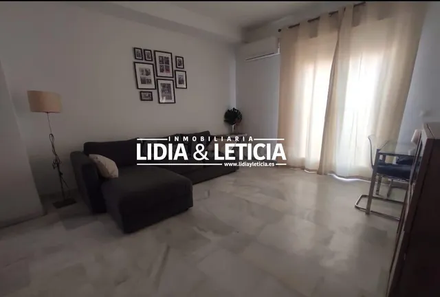 PISO CON TERRAZA PROPIA EN PLENO CENTRO