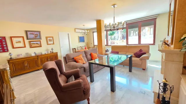 ¡increíble casa adosada con piscina privada en urbanización azahar! — 8