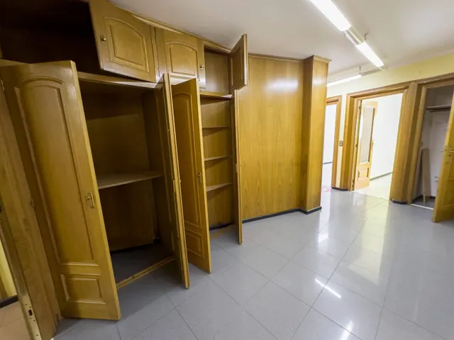 Primera Planta en Venta en Calle de la Reina — 6