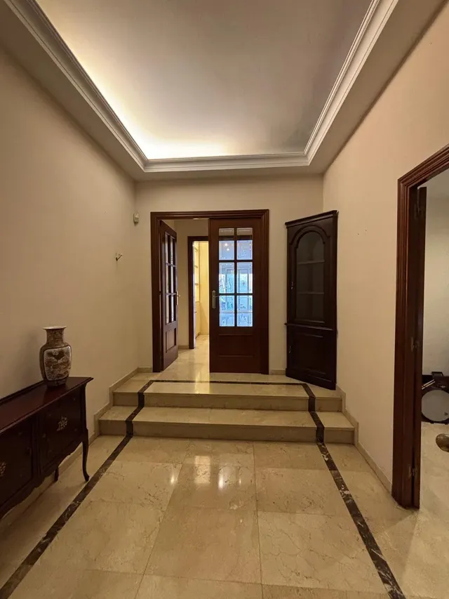 Espectacular Casa Unifamiliar con 2 Terrazas y Patio en el corazón de Hospitalet Centro — 24