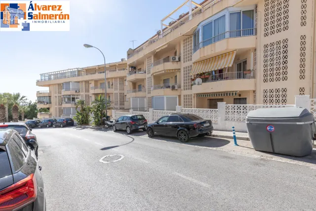 ¡exclusivo apartamento en primera linea de playa con reforma integral de alta gama! — 34
