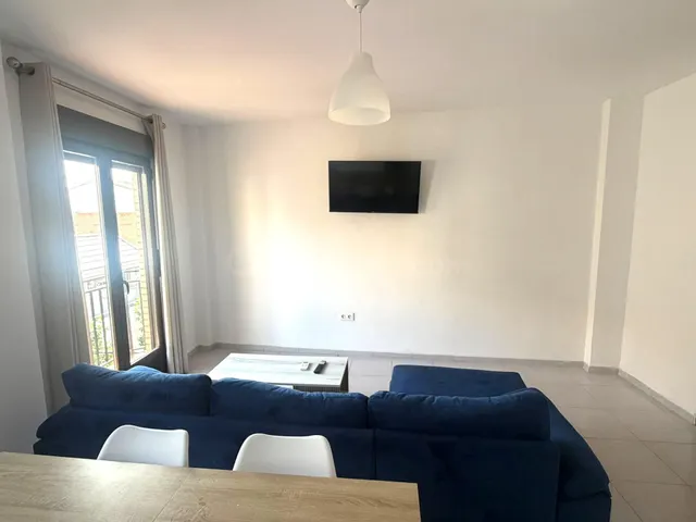 Armilla. Se alquila bonito piso amueblado de 2 dormitorios y - foto 3