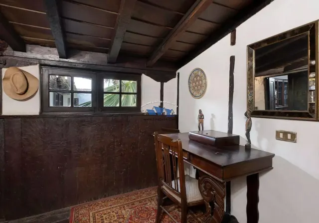 Casa histórica en venta — 24