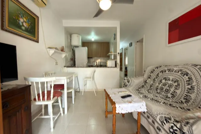 Estupendo apartamento con amplia terraza y piscina comunitaria, idoneo como vacacional, rodeado de todos los servicios — 3