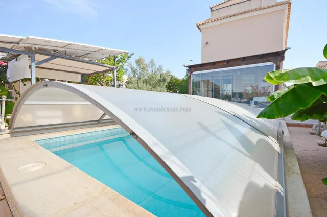 FANTASTICO CHALET CON PISCINA PROPIA Y COMUNITARIA, IDEAL PARA FAMILIAS — 30