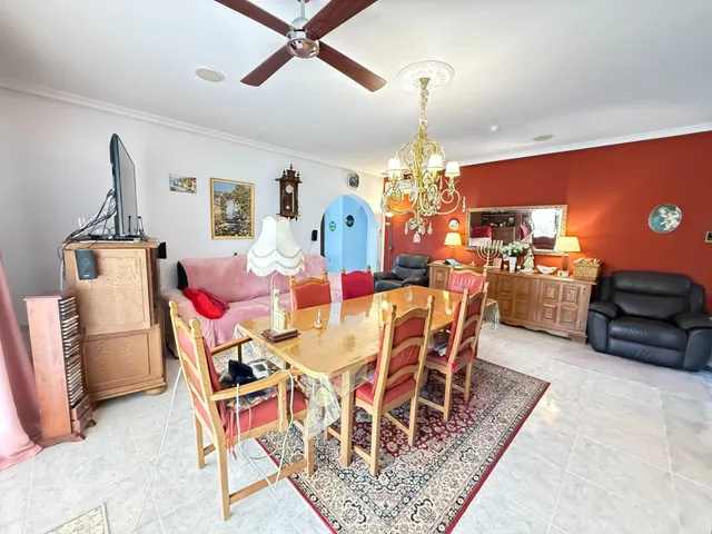 Impresionante Chalet Independiente en El Chaparral, Torrevieja — 48