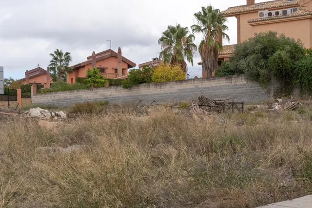 VENTA DE PARCELA EN LA URBANIZACIÓN CAÑADAS DEL PARQUE — 36